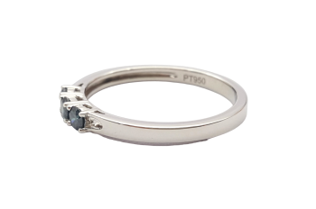 Preview: Damen Ring 950 Platin  3 blaue SI Brillanten  0,25 ct. 57 - 18,0 mm Preview: Damen Ring 950 Platin  3 blaue SI Brillanten  0,25 ct. 57 - 18,0 mm