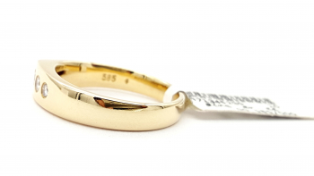 Preview: 14 Karat Brillant Ring 3 x Brillant 0,12 ct. 585 GG 56 - 17,75 mm Ø Preview: 14 Karat Brillant Ring 3 x Brillant 0,12 ct. 585 GG 56 - 17,75 mm Ø