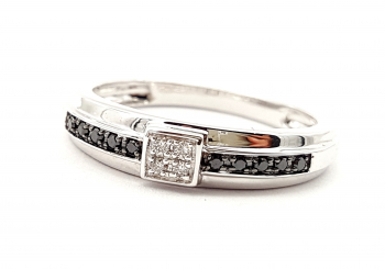Preview: 14 Karat Weißgold Brillant Ring 34 weiße & schwarze Brillanten 0,10 ct. 57 - 18,0 mm Preview: 14 Karat Weißgold Brillant Ring 34 weiße & schwarze Brillanten 0,10 ct. 57 - 18,0 mm