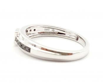 Preview: 14 Karat Weißgold Brillant Ring 34 weiße & schwarze Brillanten 0,10 ct. 57 - 18,0 mm Preview: 14 Karat Weißgold Brillant Ring 34 weiße & schwarze Brillanten 0,10 ct. 57 - 18,0 mm