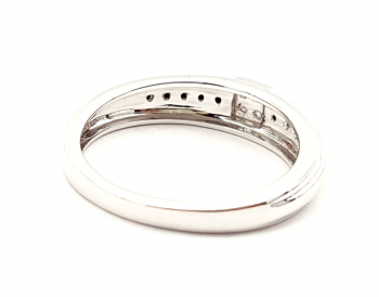 Preview: 14 Karat Weißgold Brillant Ring 34 weiße & schwarze Brillanten 0,10 ct. 57 - 18,0 mm Preview: 14 Karat Weißgold Brillant Ring 34 weiße & schwarze Brillanten 0,10 ct. 57 - 18,0 mm