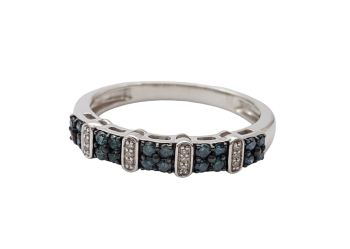Preview: 14 Karat Brillant Ring 20 blaue Brillanten & 12 weiße Diamanten 0,25 ct. 57 - 18,0 mm Preview: 14 Karat Brillant Ring 20 blaue Brillanten & 12 weiße Diamanten 0,25 ct. 57 - 18,0 mm